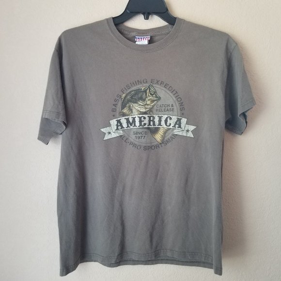 Magellan Bass Fishing Tee L Green S/S Graphic - Picture 1 of 4